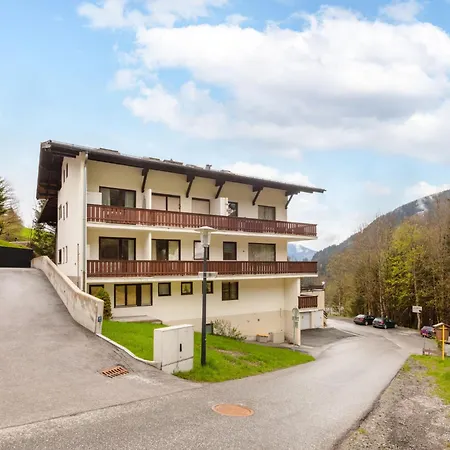 Apartment Holiday-1 By Interhome